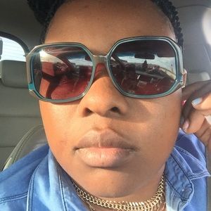 Meet your Posher, Patience